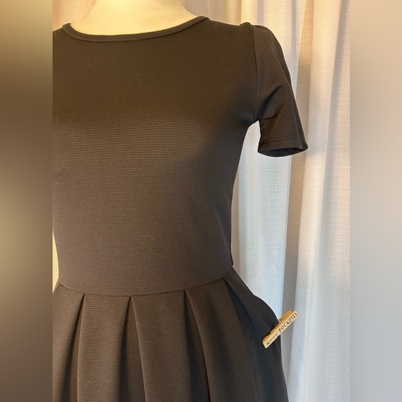 LULAROE Amelia Dress Fit and Flare Solid Black with POCKETS Size XS c25 - Picture 5 of 8